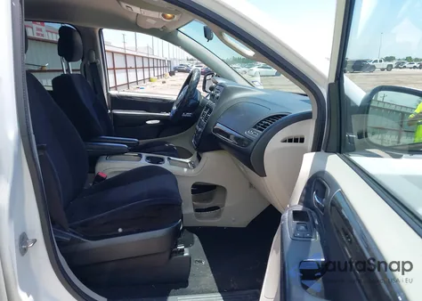 2014 Dodge Grand Caravan Sxt z USA, uszkodzony, nr VIN 2C4RDGCG6ER122260